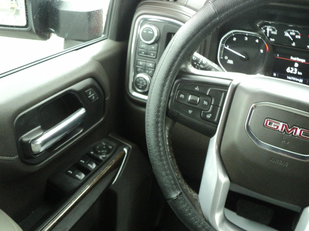 2021 GMC Sierra 3500 HD SLE CrewCab4WD 6.6L8cylDiesel8ftBox HeatedSeats Photo