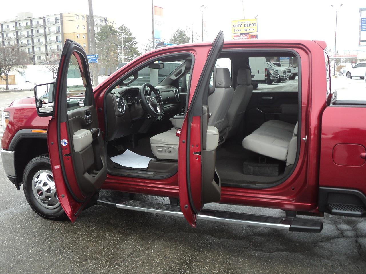 2021 GMC Sierra 3500 HD SLE CrewCab4WD 6.6L8cylDiesel8ftBox HeatedSeats Photo