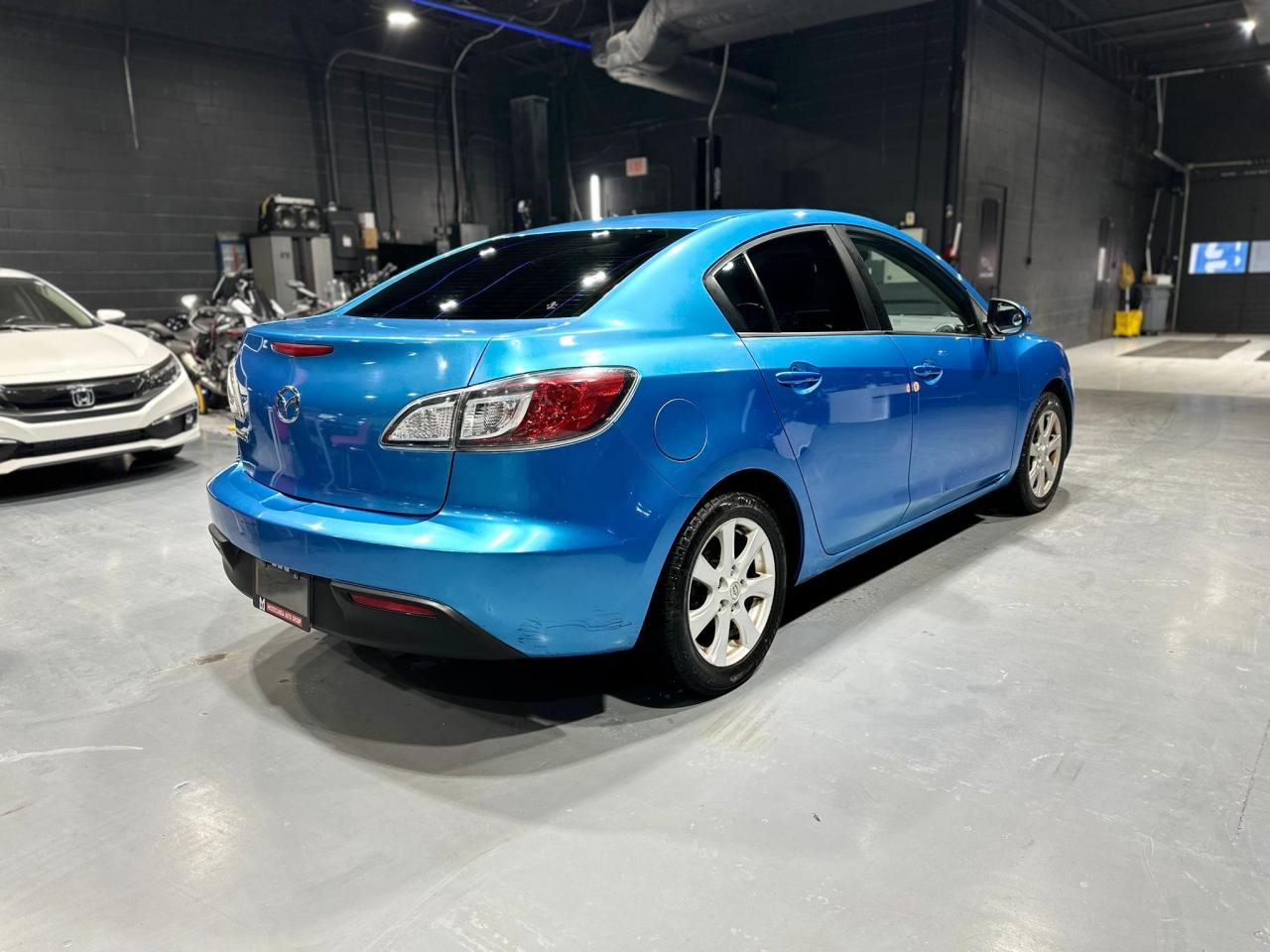 2011 Mazda MAZDA3 4dr Sdn Auto GX Photo4