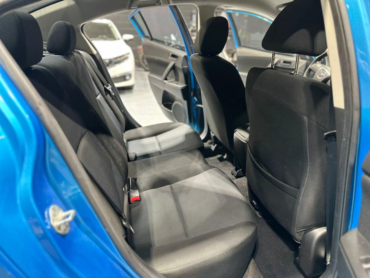 2011 Mazda MAZDA3 4dr Sdn Auto GX Photo