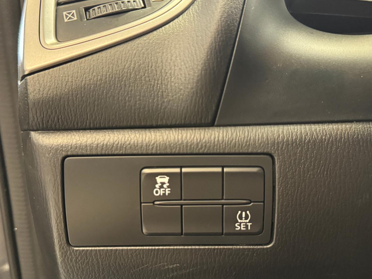 2017 Mazda MAZDA3 GX+Camera+New Tires+New Brakes+A/C+6 SPEED Photo