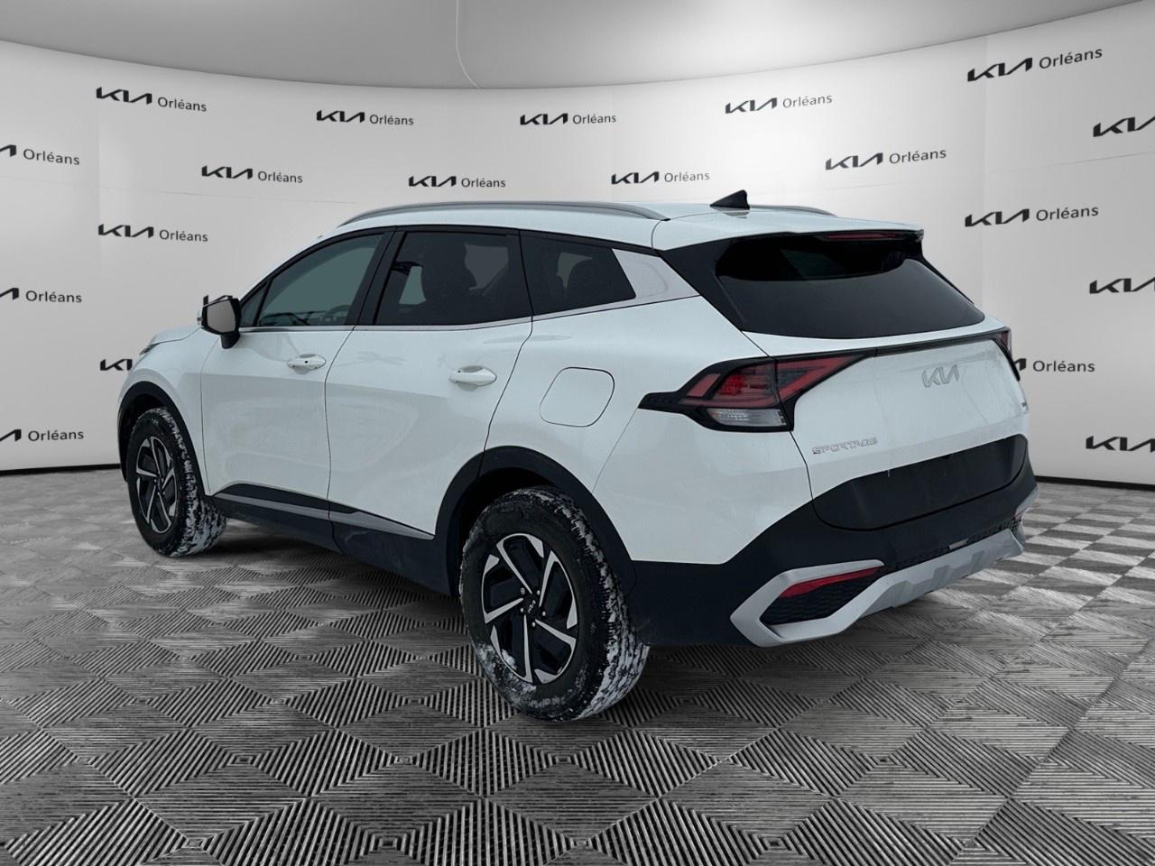 2023 Kia Sportage Hybrid EX AWD Photo