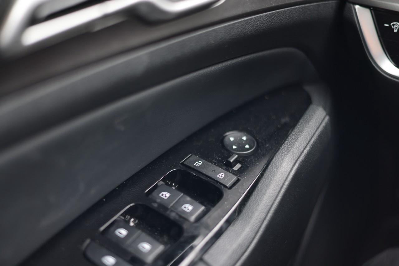 2023 Kia Sportage Hybrid EX AWD Photo