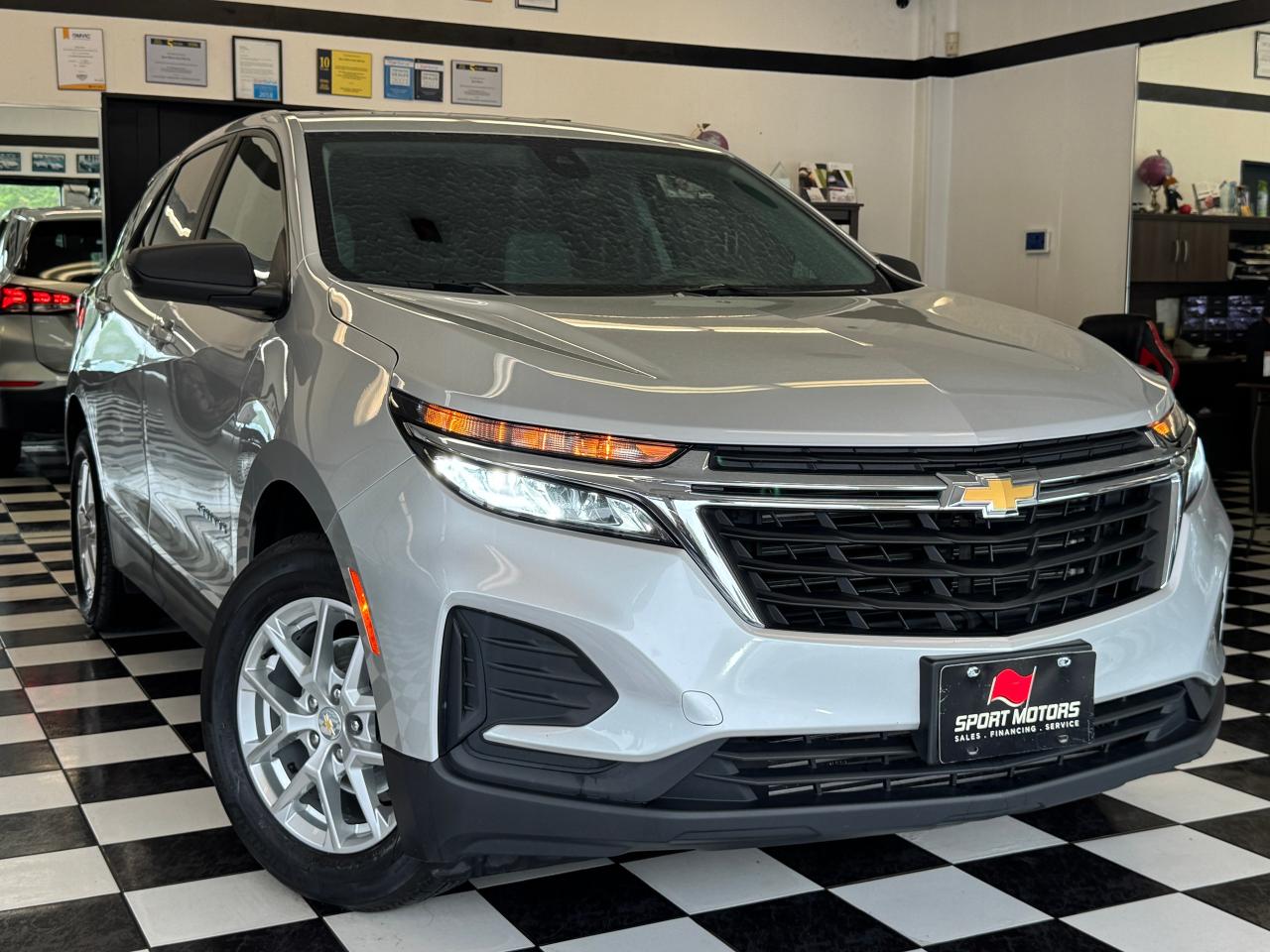 2022 Chevrolet Equinox LS+New Brakes+Camera+Collision Alert+CLEAN CARFAX Photo
