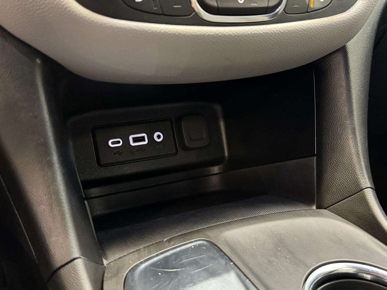 2022 Chevrolet Equinox LS+New Brakes+Camera+Collision Alert+CLEAN CARFAX Photo