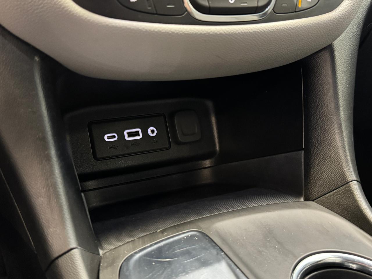 2022 Chevrolet Equinox LS+New Brakes+Camera+Collision Alert+CLEAN CARFAX Photo