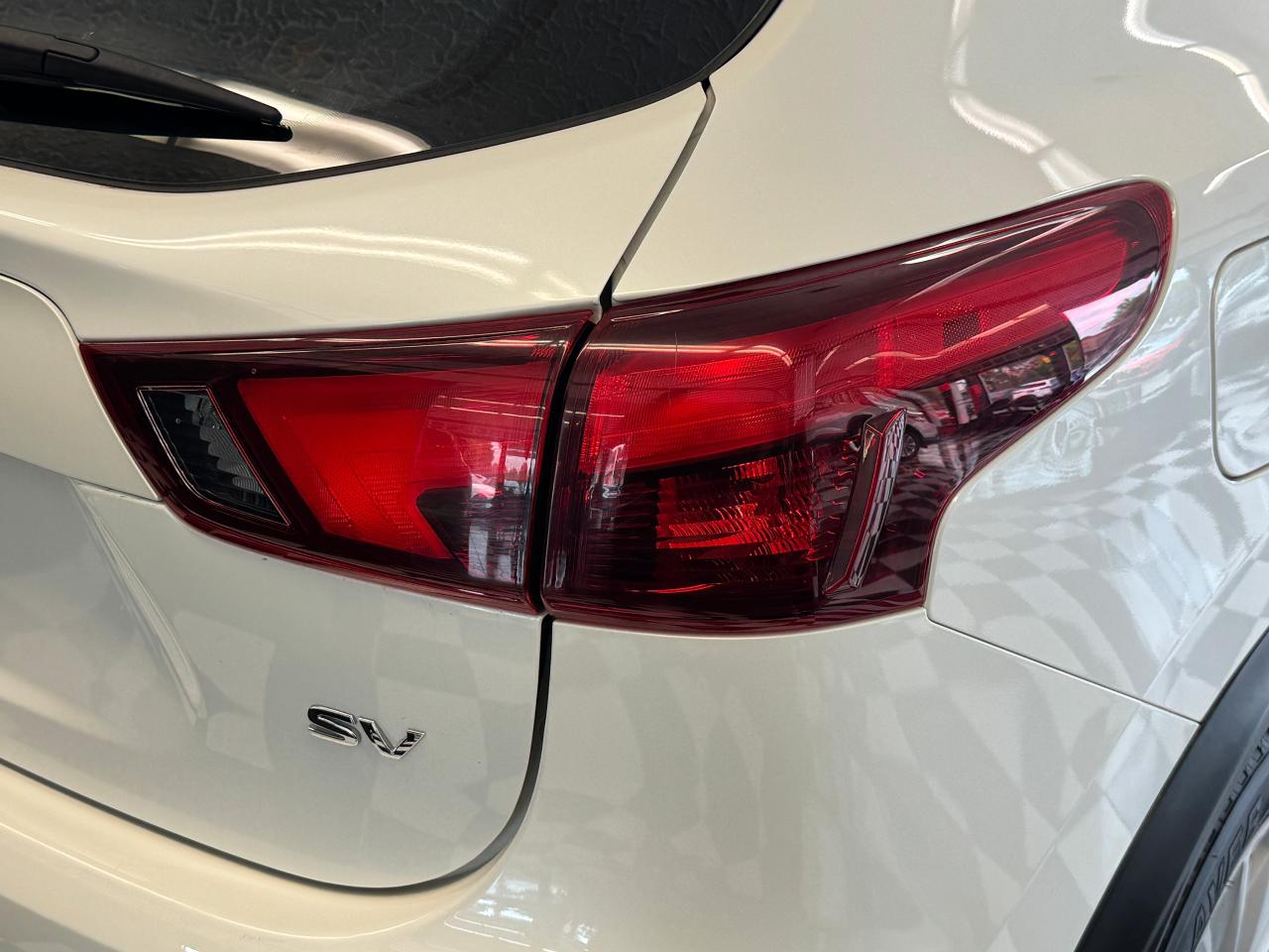 2018 Nissan Qashqai S+Camera+Heated Seats+A/C+CLEAN CARFAX Photo