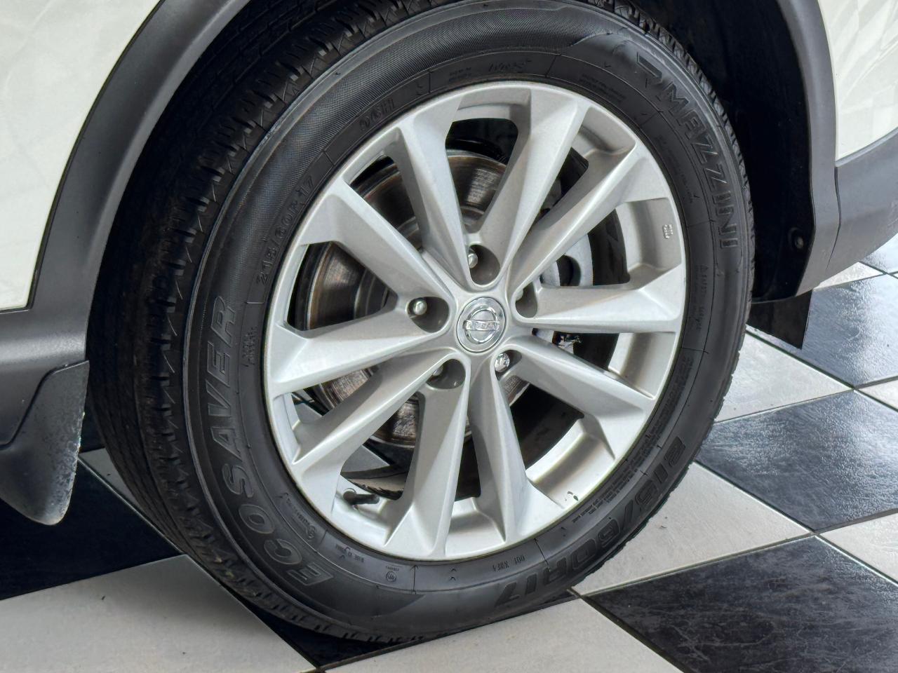 2018 Nissan Qashqai S+Camera+Heated Seats+A/C+CLEAN CARFAX Photo