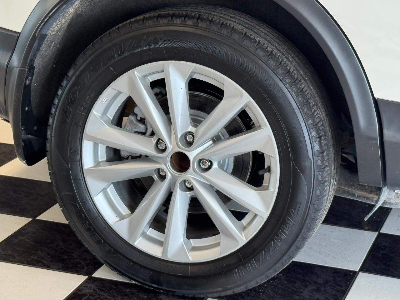 2018 Nissan Qashqai S+Camera+Heated Seats+A/C+CLEAN CARFAX Photo