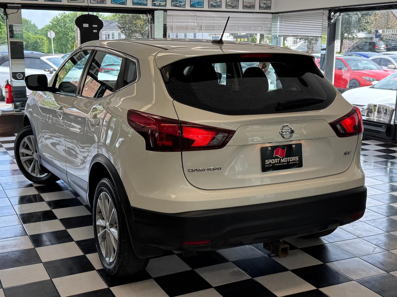 2018 Nissan Qashqai S+Camera+Heated Seats+A/C+CLEAN CARFAX Photo