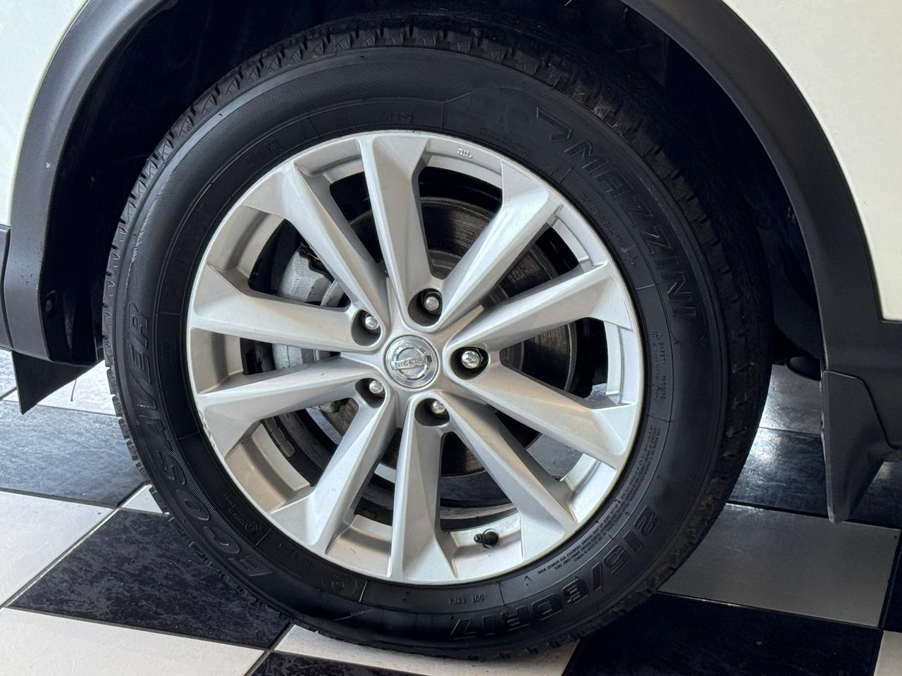 2018 Nissan Qashqai S+Camera+Heated Seats+A/C+CLEAN CARFAX Photo