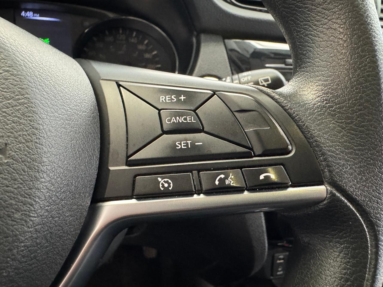 2018 Nissan Qashqai S+Camera+Heated Seats+A/C+CLEAN CARFAX Photo