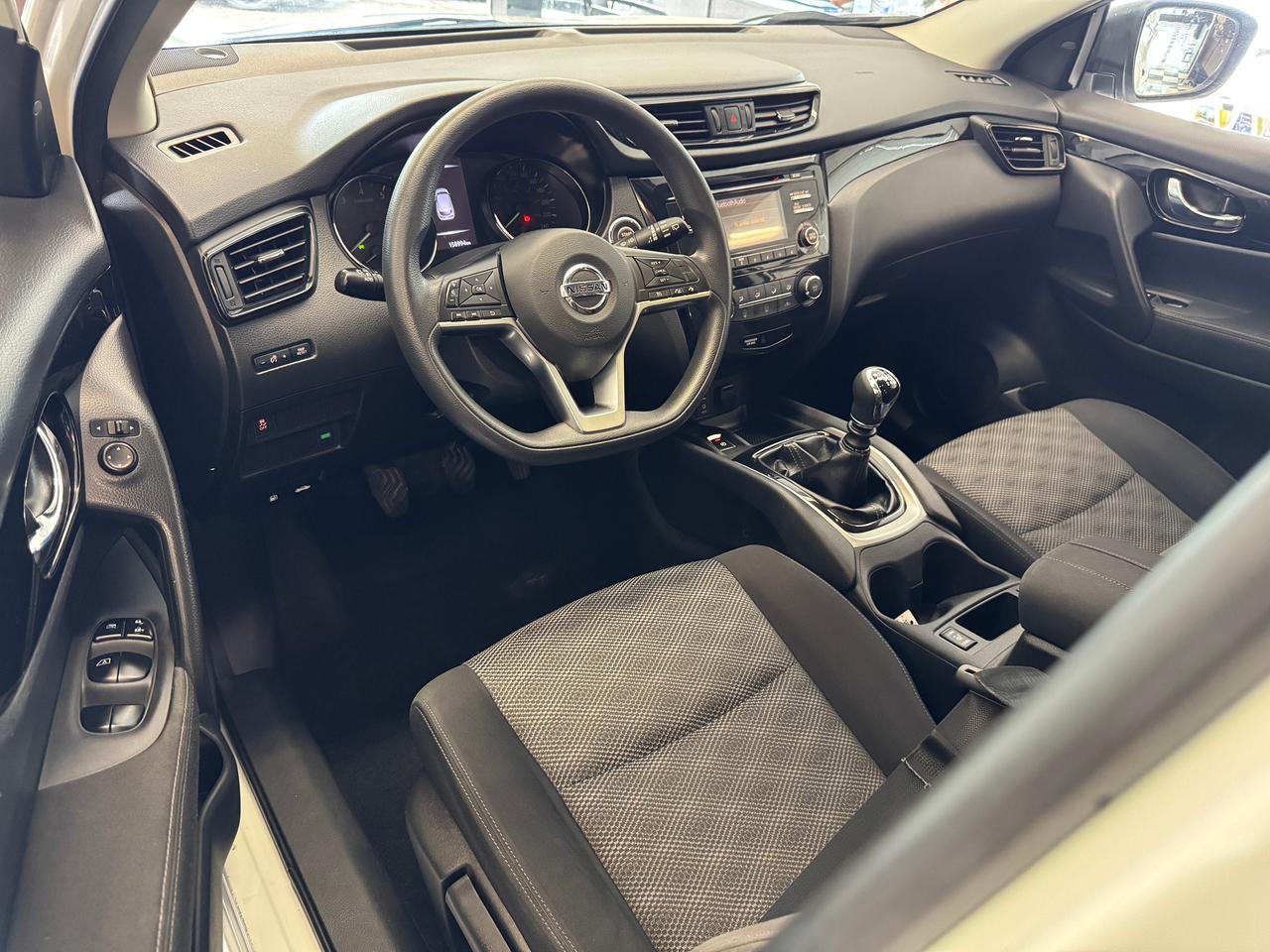 2018 Nissan Qashqai S+Camera+Heated Seats+A/C+CLEAN CARFAX Photo