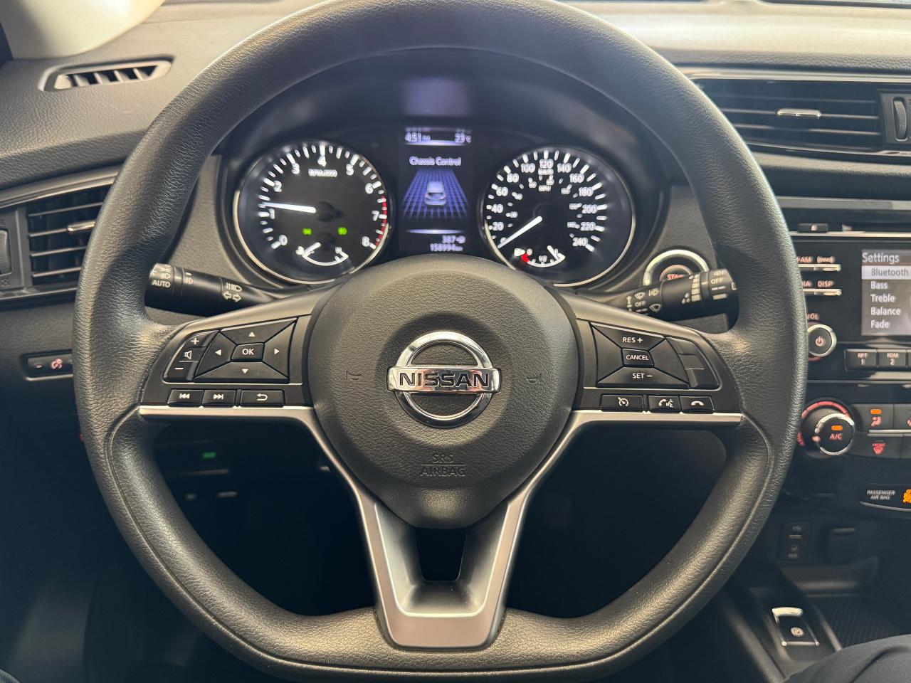 2018 Nissan Qashqai S+Camera+Heated Seats+A/C+CLEAN CARFAX Photo