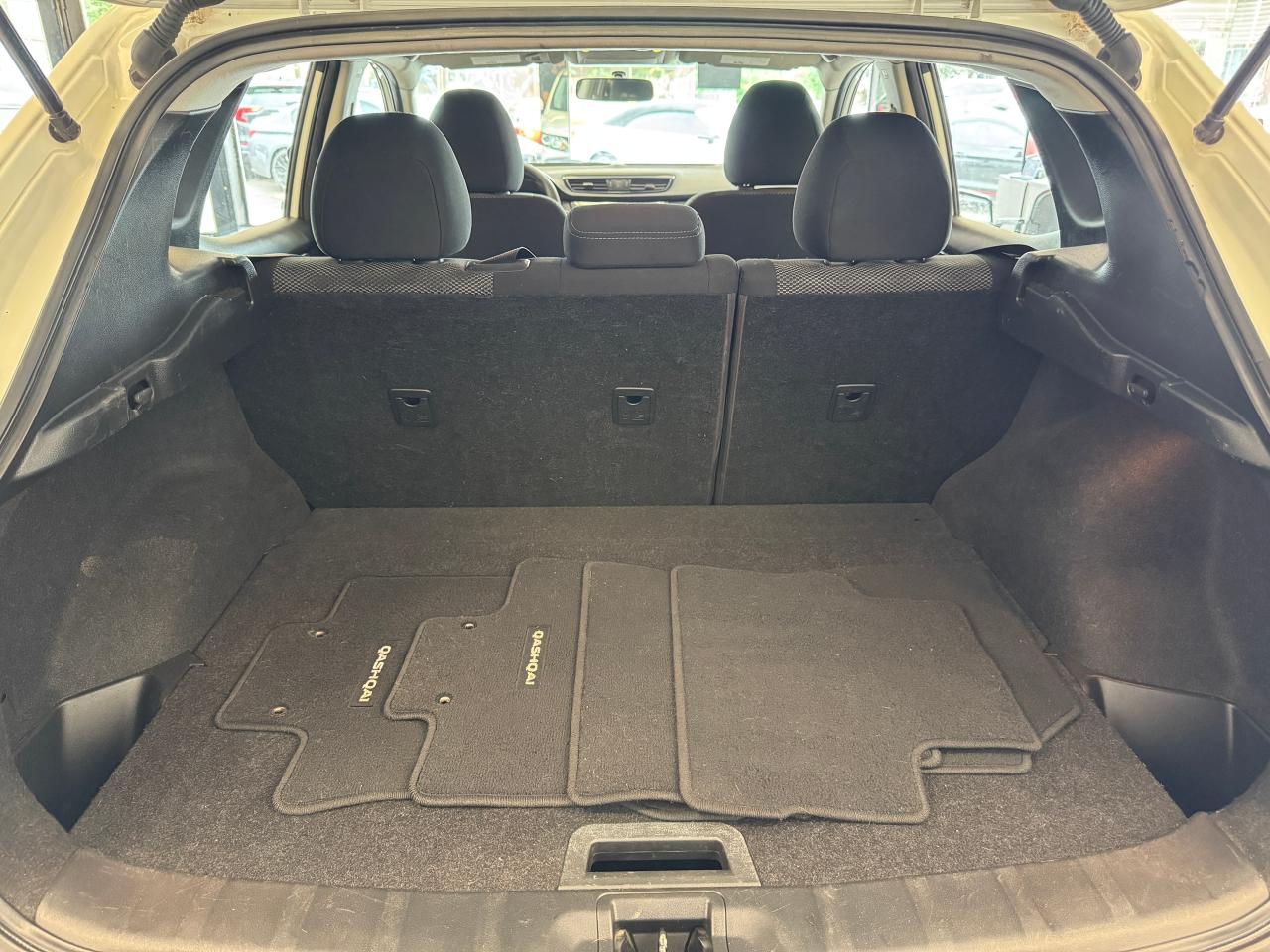 2018 Nissan Qashqai S+Camera+Heated Seats+A/C+CLEAN CARFAX Photo