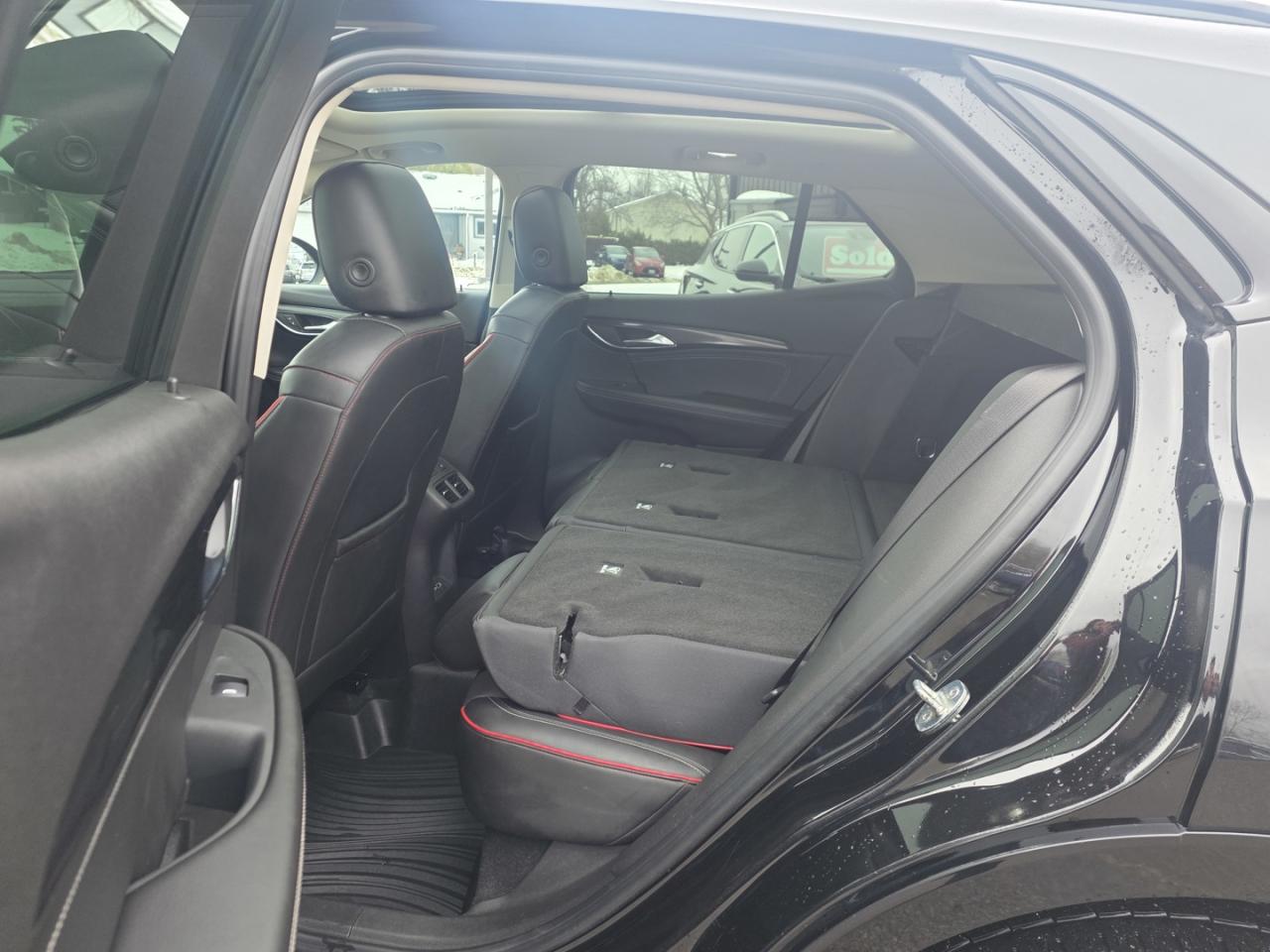 2022 Buick Envision Essense AWD Photo