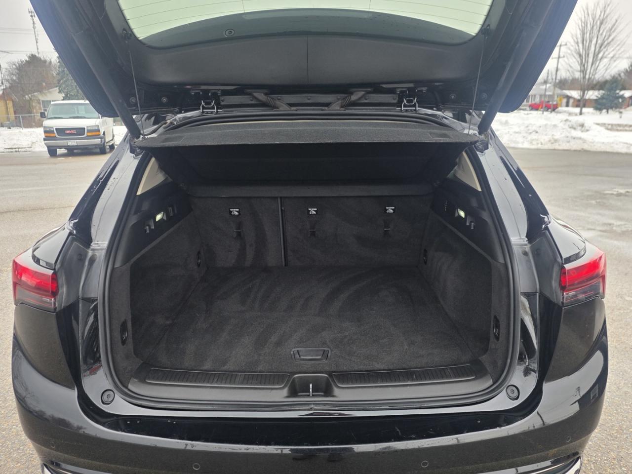 2022 Buick Envision Essense AWD Photo