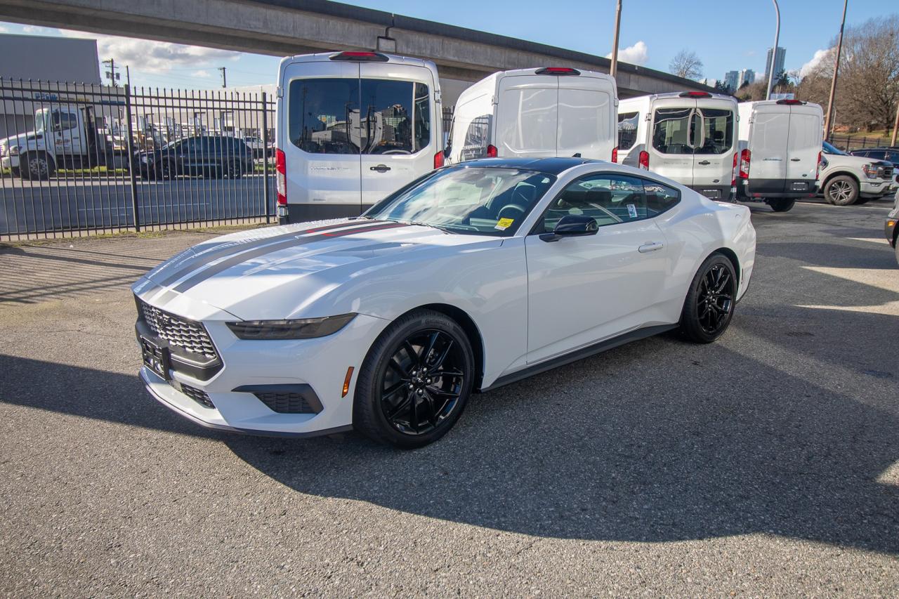 2026 Ford Mustang EcoBoost Fastback Photo1