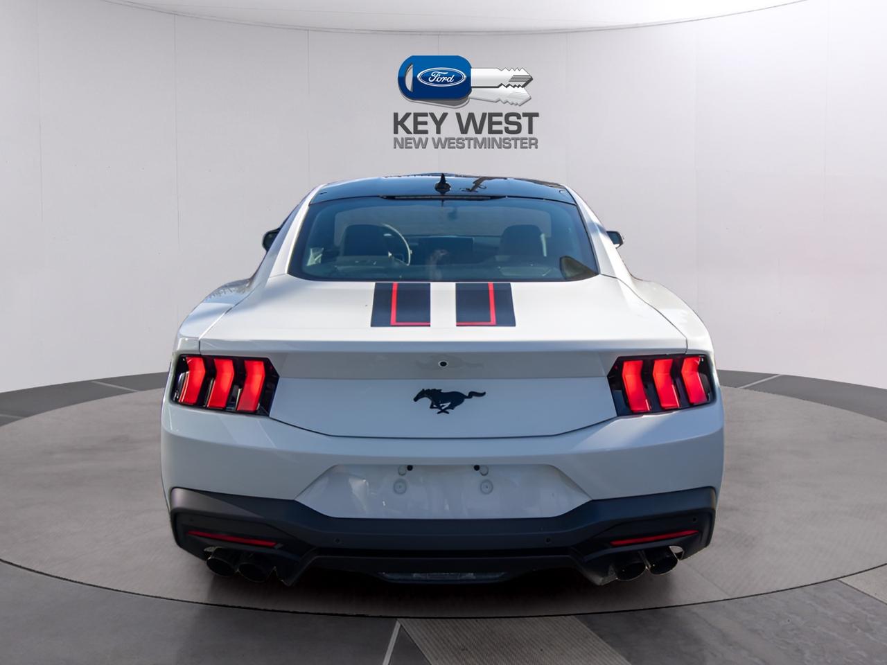 2026 Ford Mustang EcoBoost Fastback Photo2