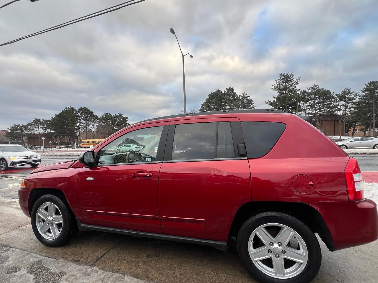 2010 Jeep Compass North Edition-EXTRA CLEAN-AUTOMATIC & MORE! Photo3