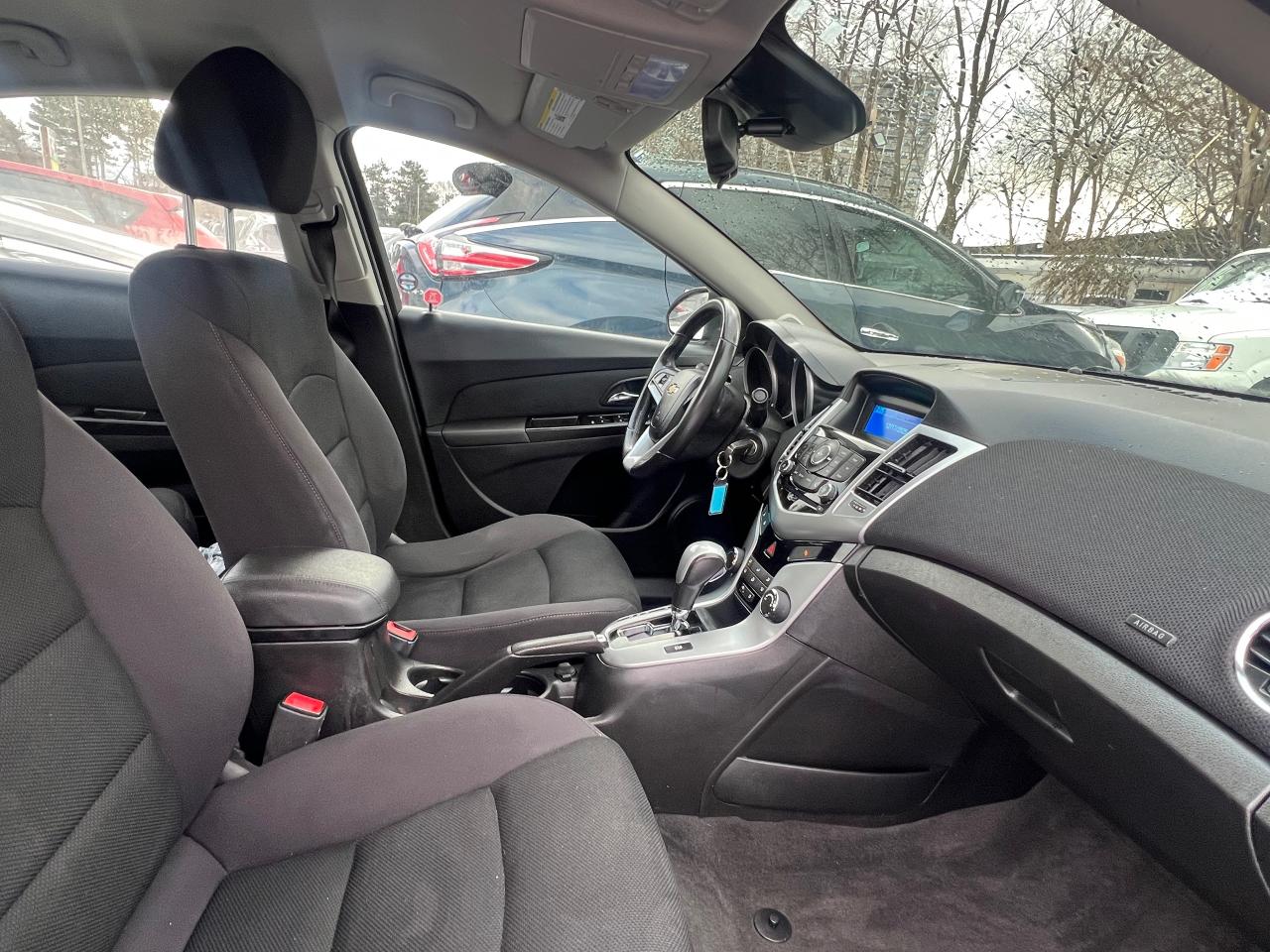 2014 Chevrolet Cruze 1LT-EXTRA CLEAN-AUTOMATIC & MORE! Photo