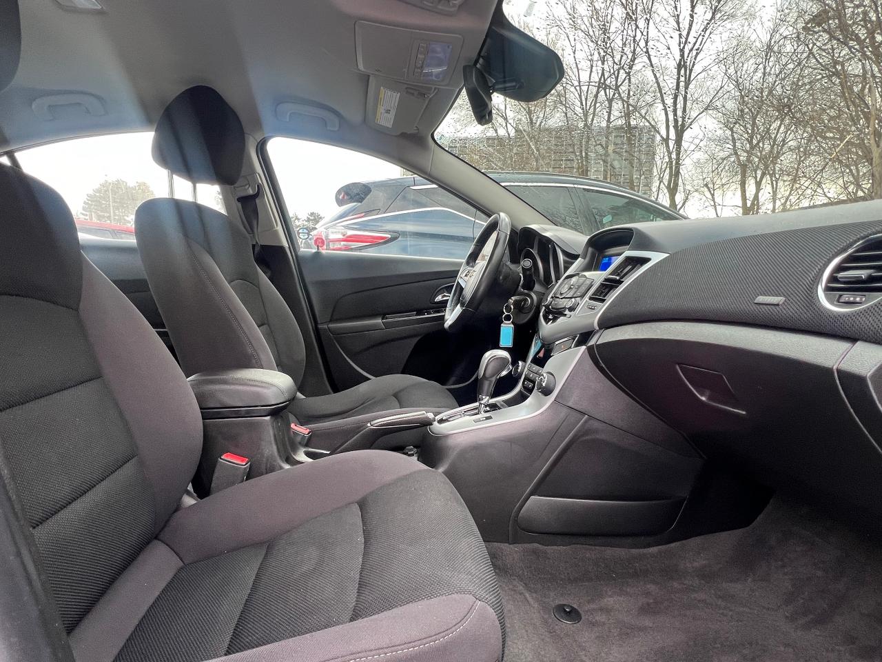 2014 Chevrolet Cruze 1LT-EXTRA CLEAN-AUTOMATIC & MORE! Photo