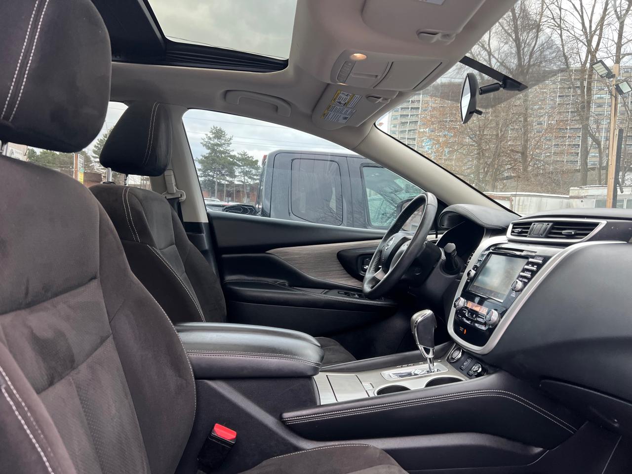 2017 Nissan Murano SV-NAV-SUNROOF-BACK CAM-HEATED SEATS & MORE! Photo