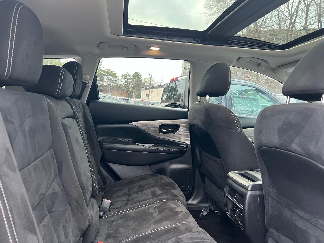 2017 Nissan Murano SV-NAV-SUNROOF-BACK CAM-HEATED SEATS & MORE! Photo