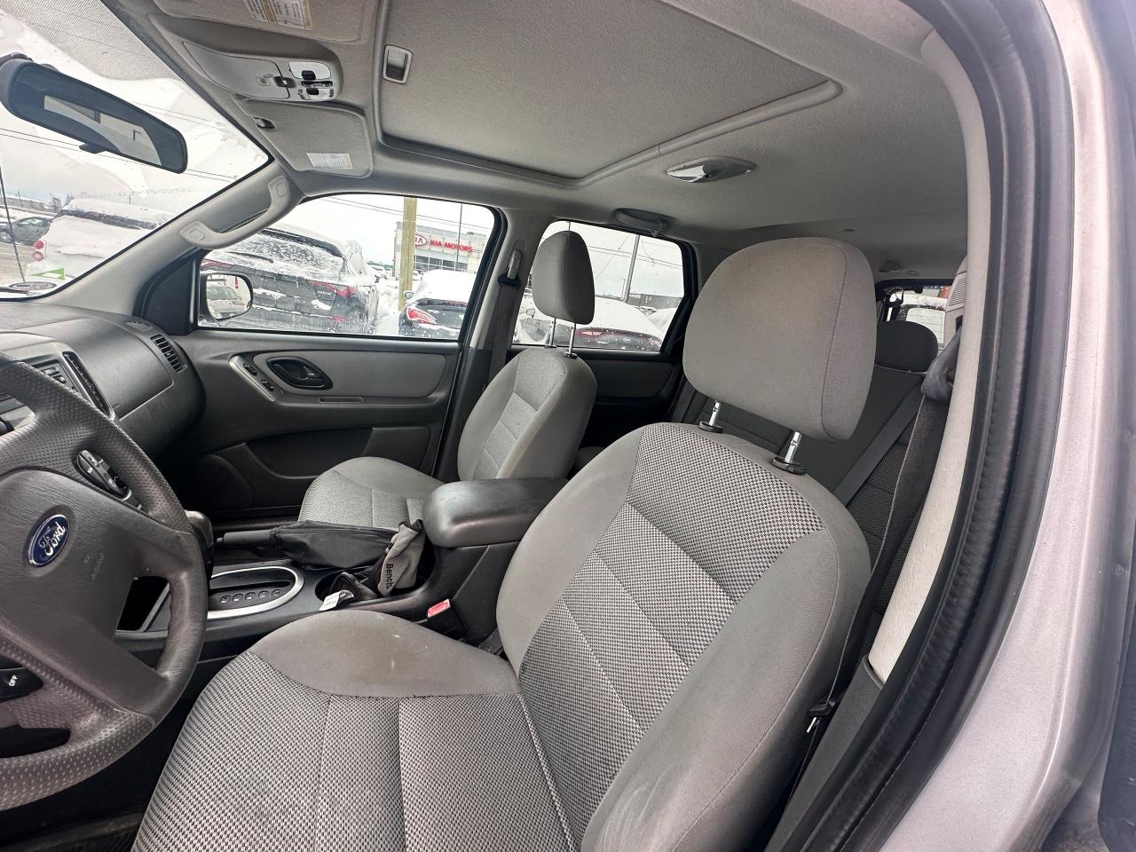 2005 Ford Escape XLT, V6, GREAT SHAPE, ONLY 187KMS, AS IS SPECIAL Photo