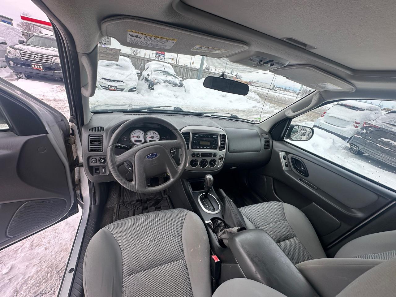 2005 Ford Escape XLT, V6, GREAT SHAPE, ONLY 187KMS, AS IS SPECIAL Photo