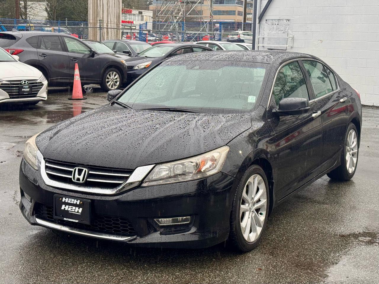 2013 Honda Accord FINANCING AVAILABLE Photo1