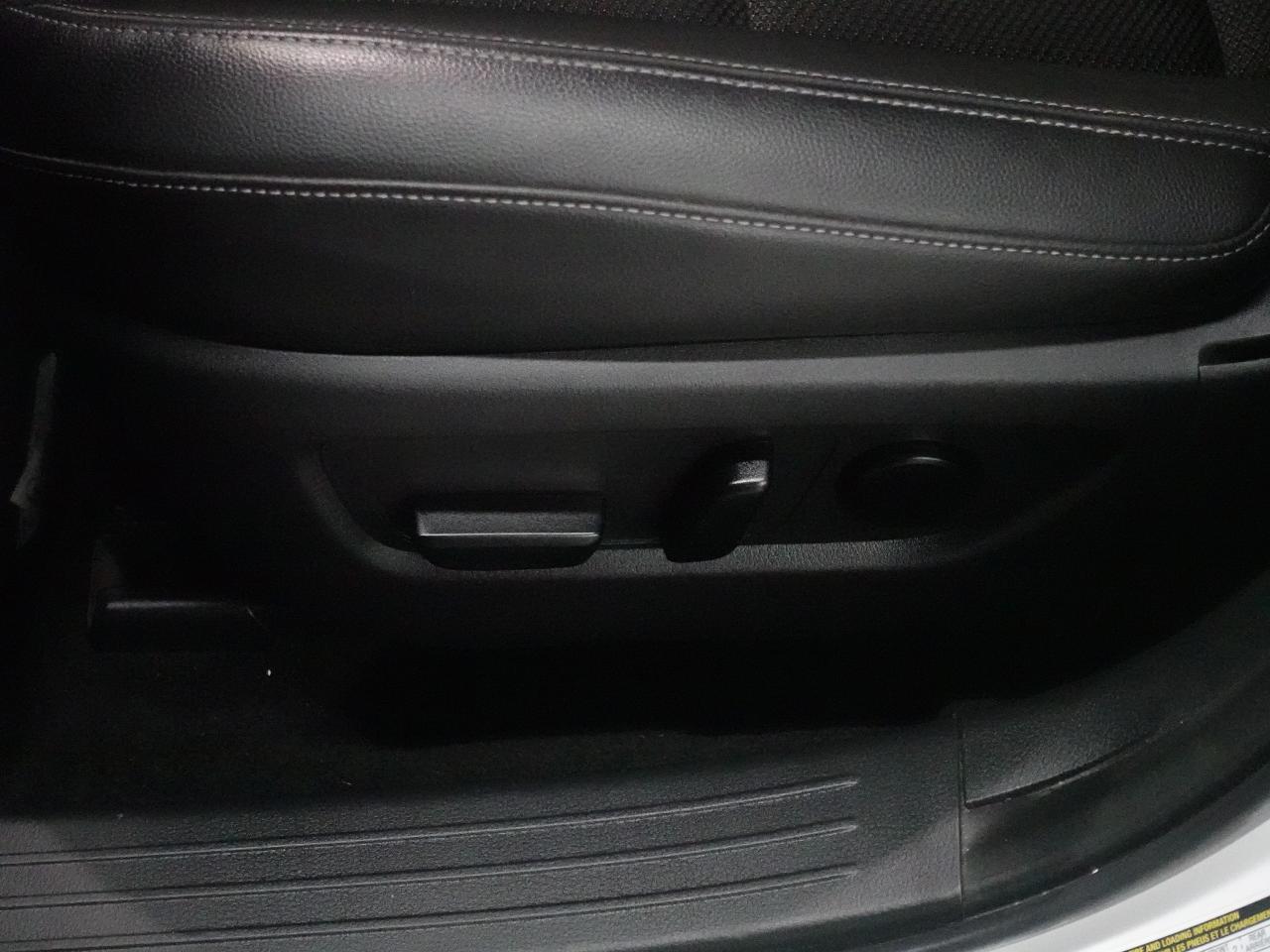 2023 Mazda CX-50 GS-L | AWD | Sunroof | ACC | BSM | CarPlay