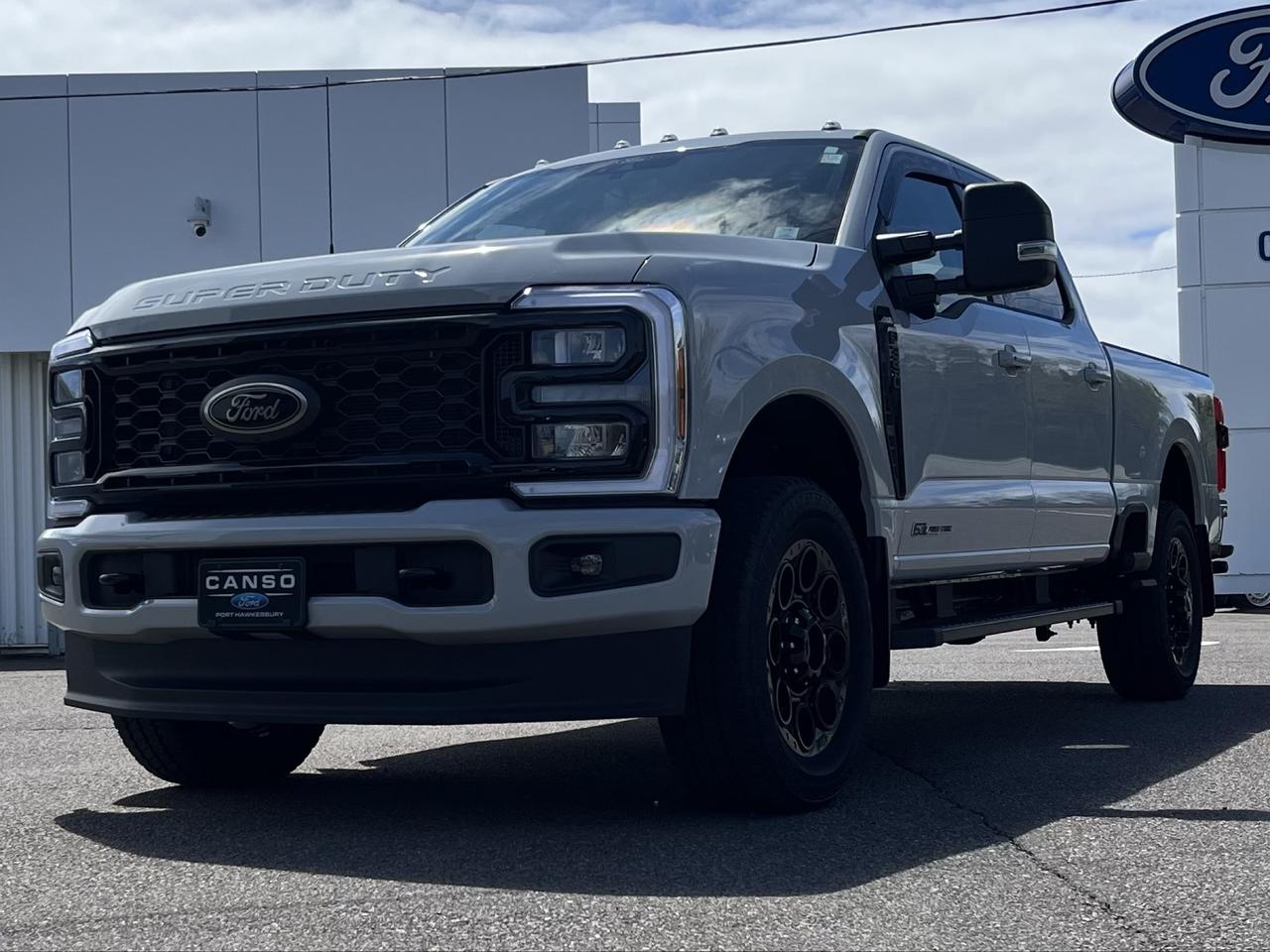 2026 Ford F-350 Super Duty SRW XLT 4WD CREW CAB 6.75' BOX Photo2