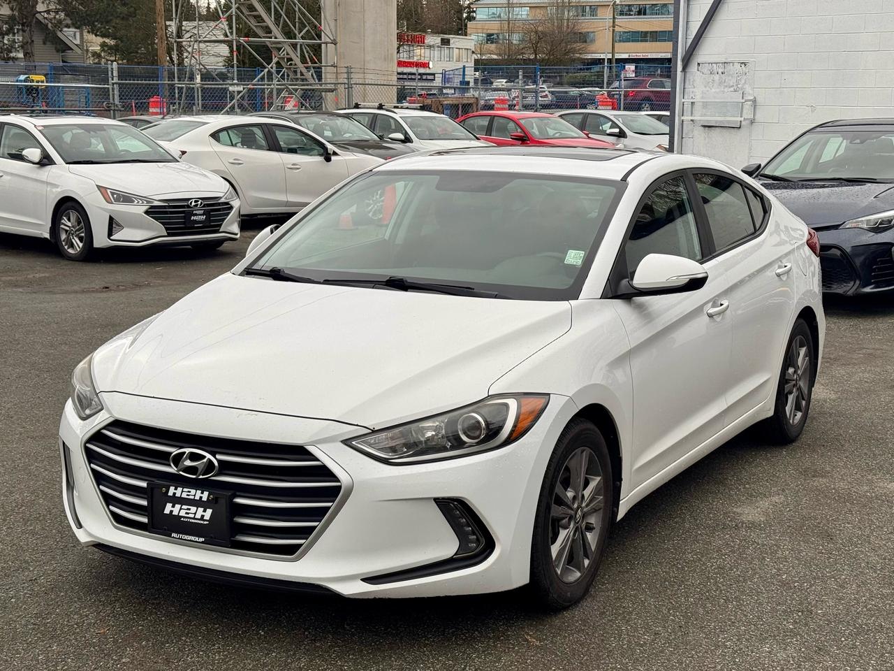 2018 Hyundai Elantra FINANCING AVAILABLE Photo1