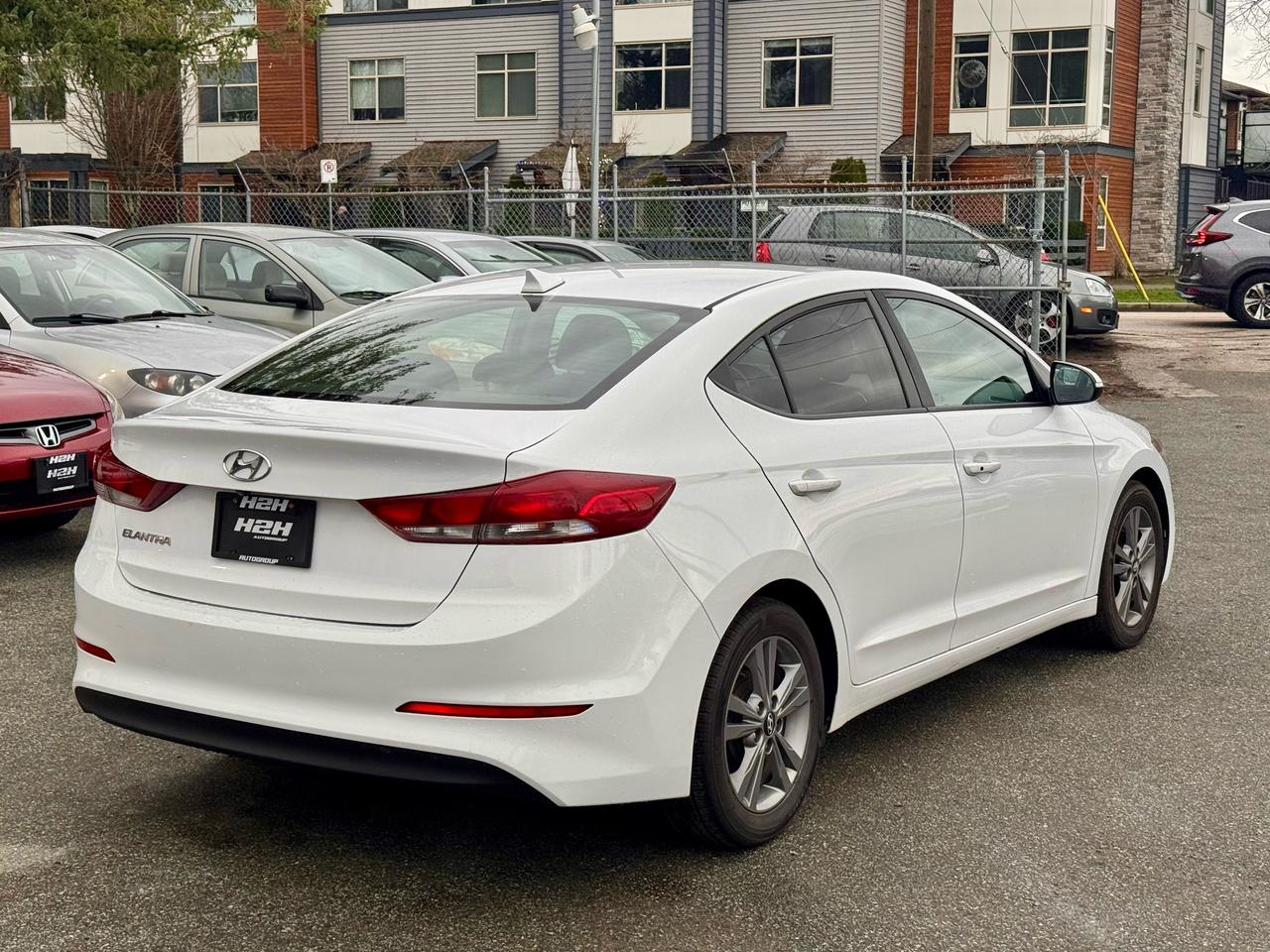 2018 Hyundai Elantra FINANCING AVAILABLE Photo5