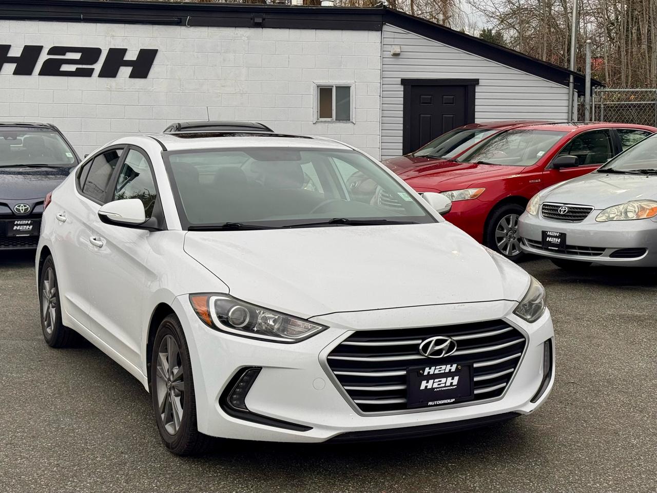 2018 Hyundai Elantra FINANCING AVAILABLE Photo3