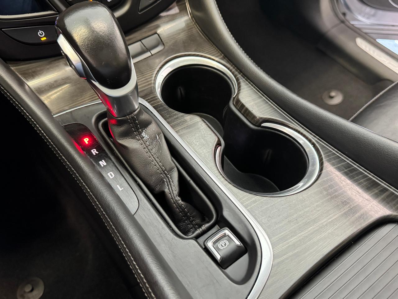 2019 Buick Envision AWD Essence+Roof+Leather+ApplePlay+CLEAN CARFAX Photo