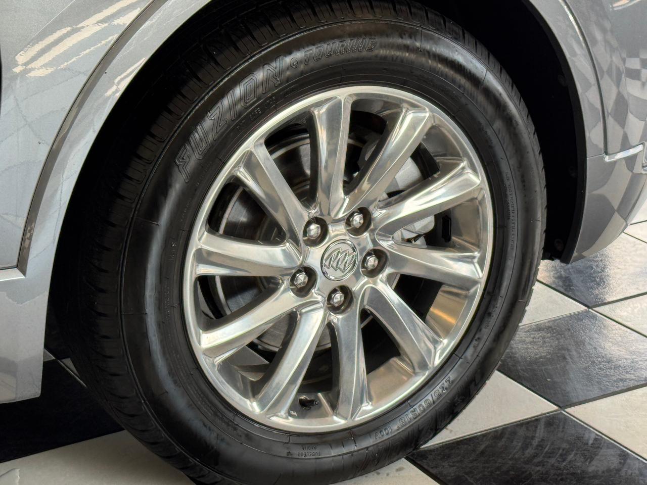 2019 Buick Envision AWD Essence+Roof+Leather+ApplePlay+CLEAN CARFAX Photo
