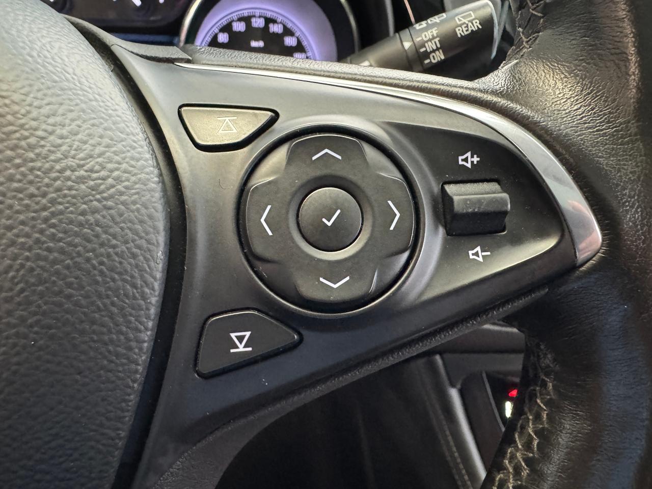 2019 Buick Envision AWD Essence+Roof+Leather+ApplePlay+CLEAN CARFAX Photo