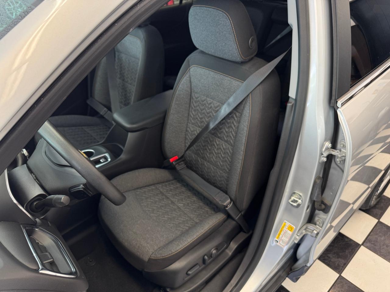 2022 Chevrolet Equinox AWD LT+New Tires+ApplePlay+CLEAN CARFAX Photo