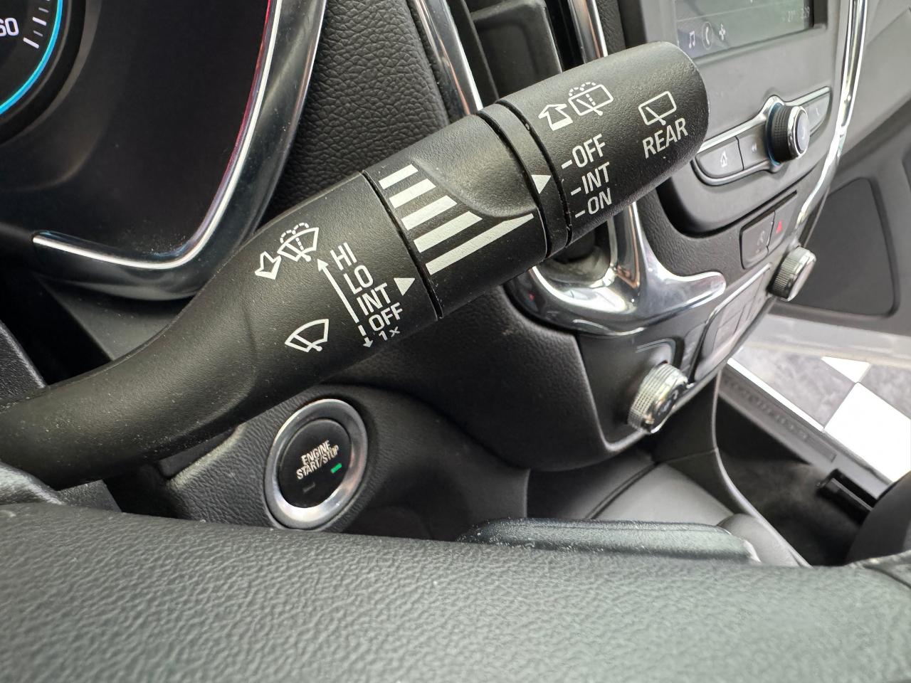 2022 Chevrolet Equinox AWD LT+New Tires+ApplePlay+CLEAN CARFAX Photo