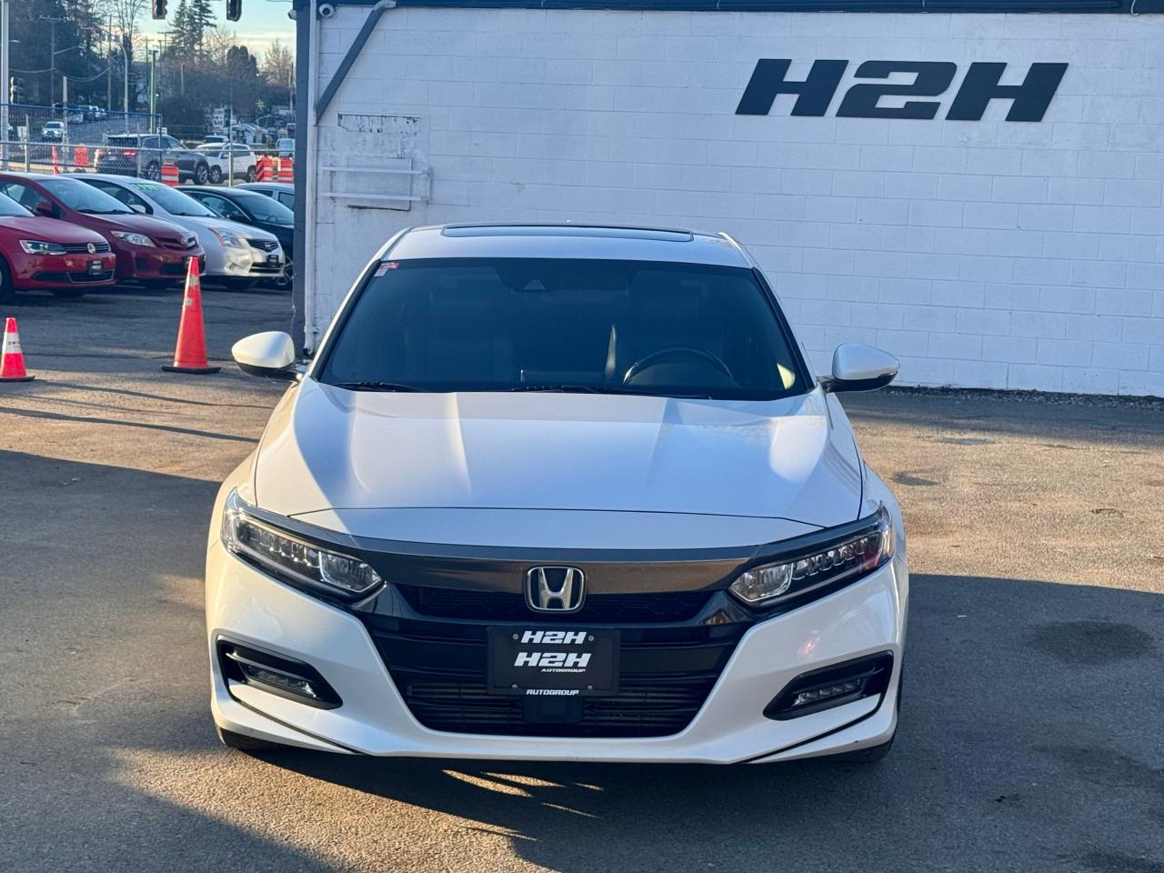 2018 Honda Accord FINANCING AVAILABLE Photo2