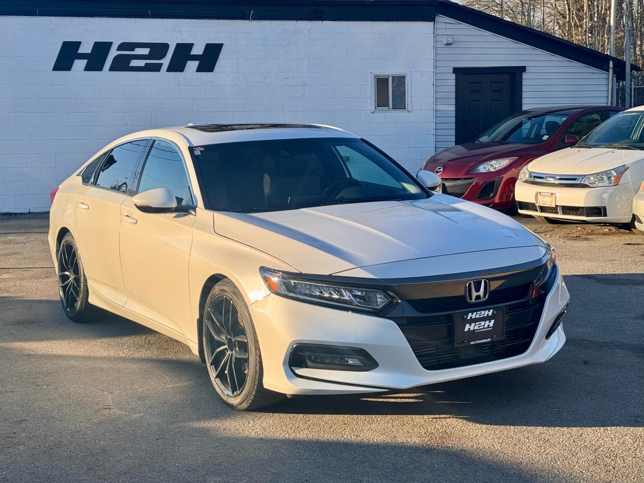 2018 Honda Accord FINANCING AVAILABLE Photo3