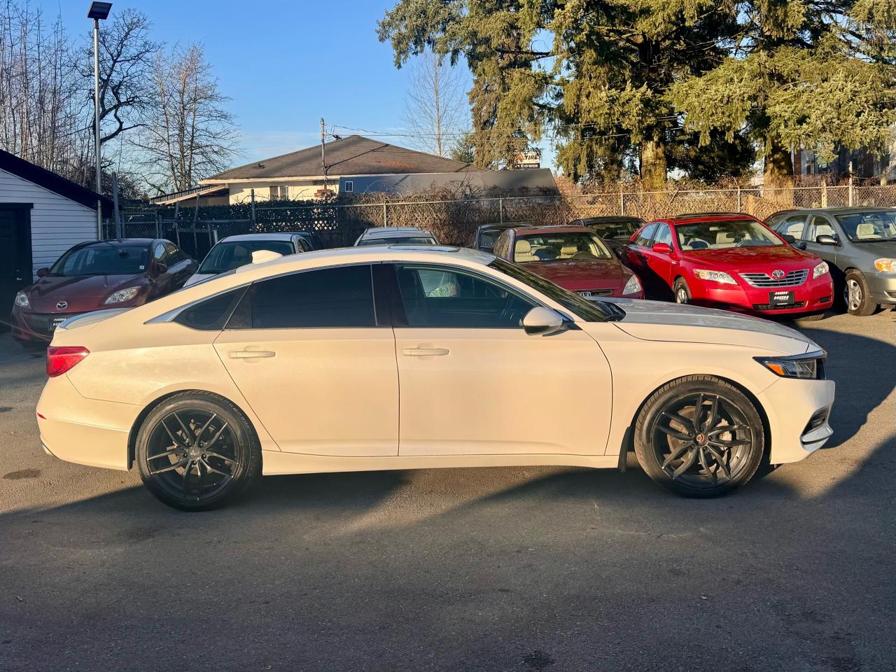 2018 Honda Accord FINANCING AVAILABLE Photo4