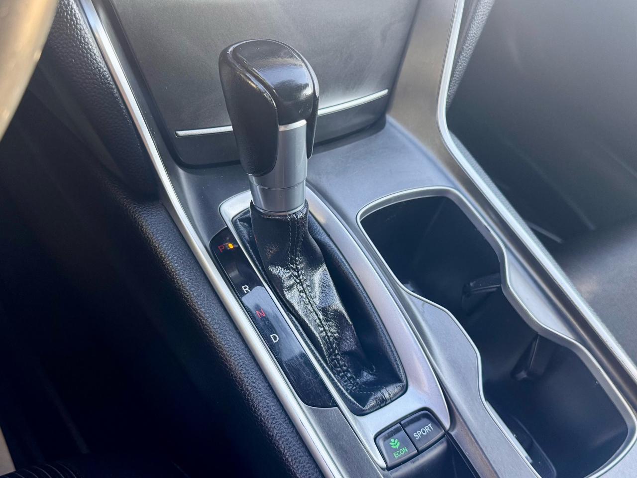 2018 Honda Accord FINANCING AVAILABLE Photo12