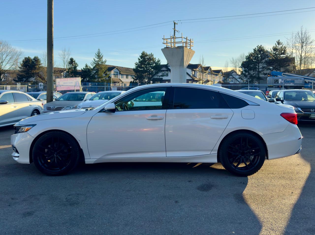 2018 Honda Accord FINANCING AVAILABLE Photo8