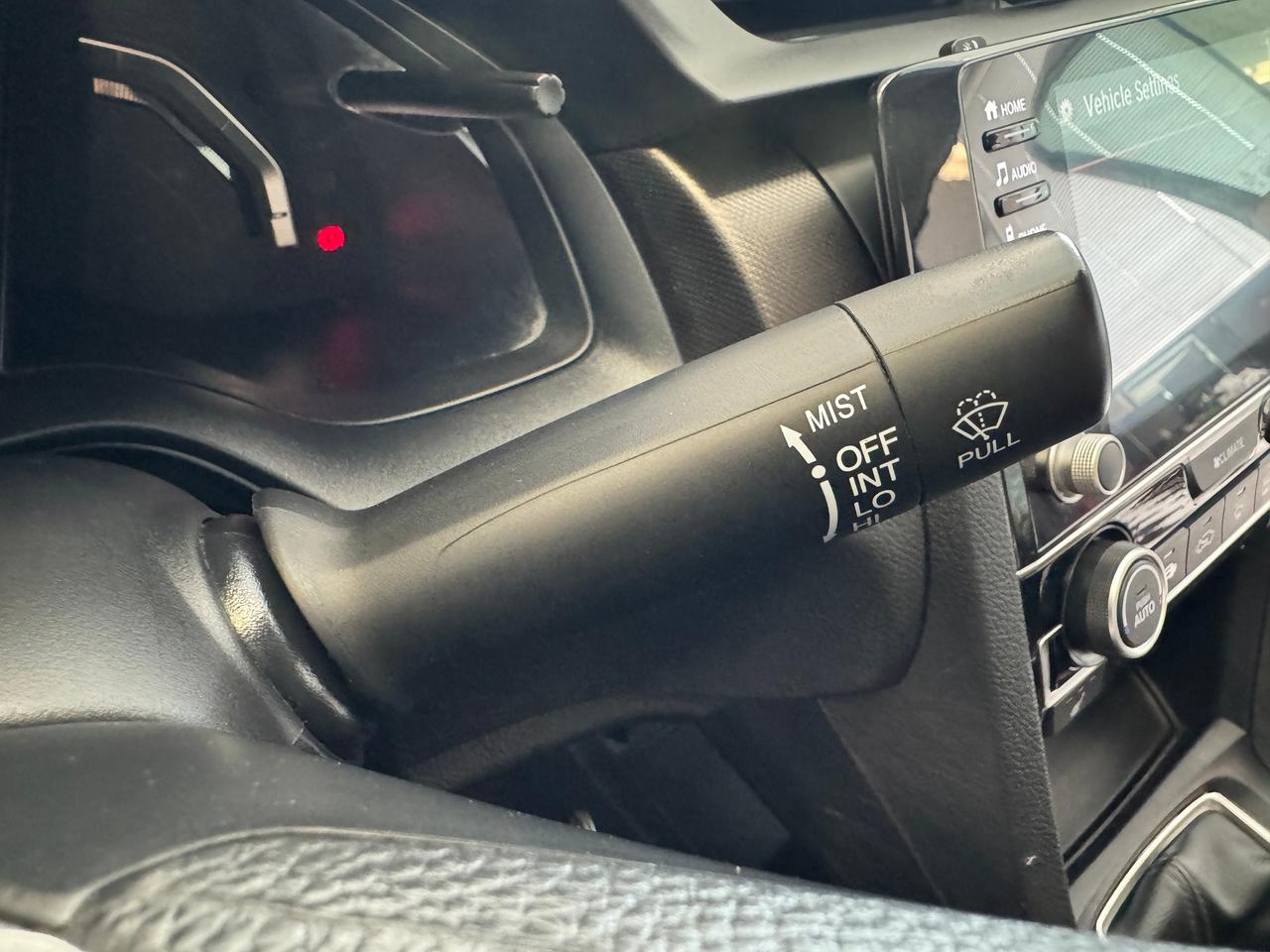 2019 Honda Civic LX Manual+New Tires+Brakes+ACCIDENT FREE Photo