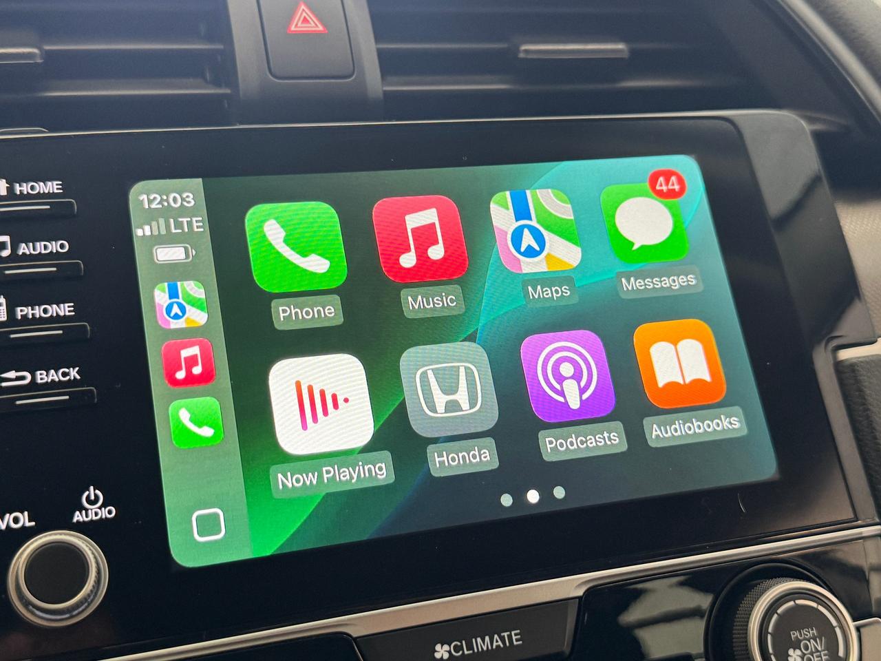 2019 Honda Civic LX Manual+New Tires+Brakes+ACCIDENT FREE Photo