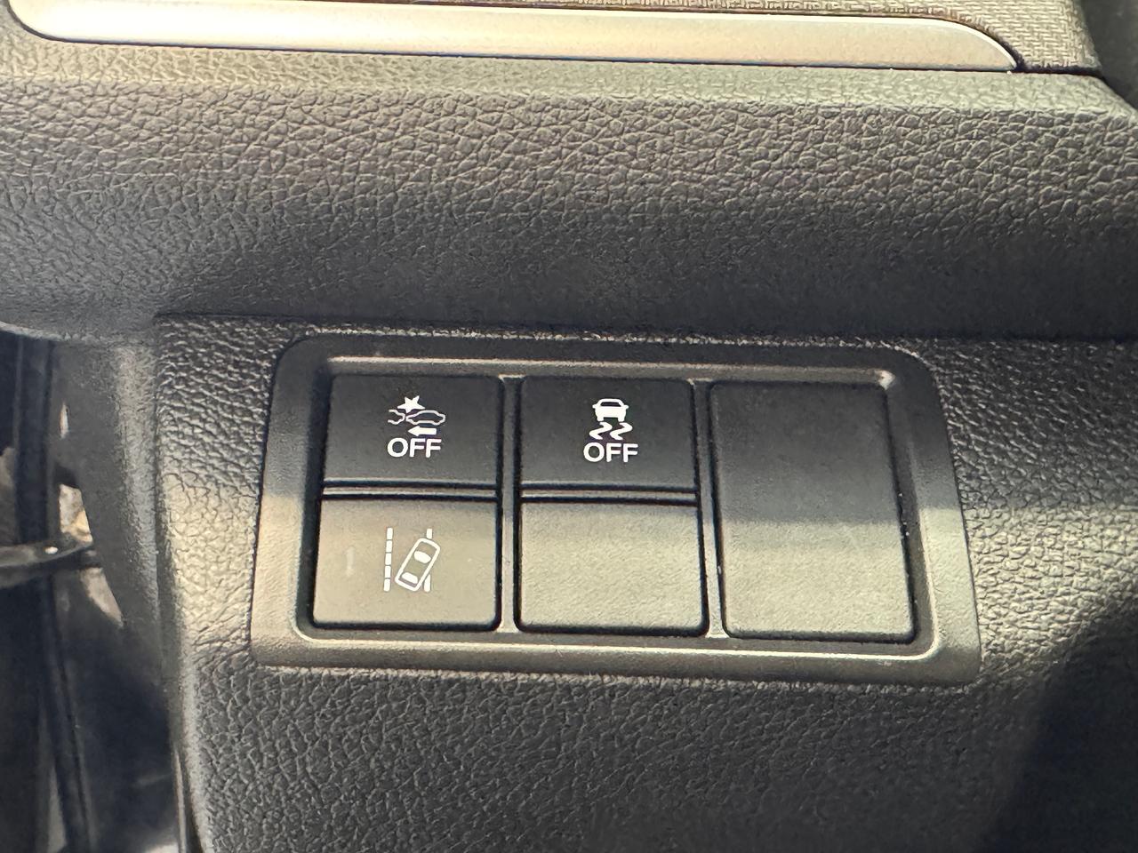 2019 Honda Civic LX Manual+New Tires+Brakes+ACCIDENT FREE Photo