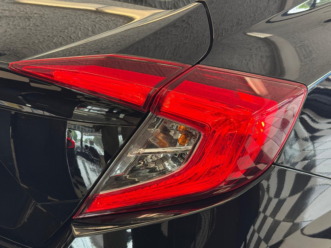 2019 Honda Civic LX Manual+New Tires+Brakes+ACCIDENT FREE Photo